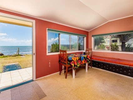 77 Biggs Avenue, Beachmere - Thumbnail 3