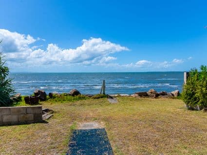 77 Biggs Avenue, Beachmere - Thumbnail 4