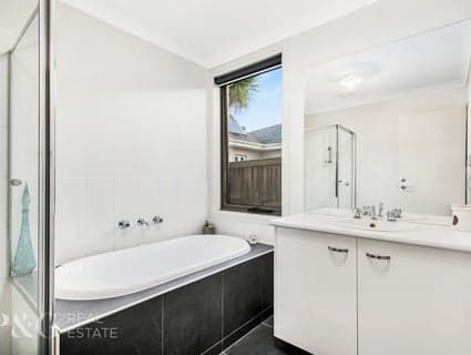 10 Bordeaux Grove, Narre Warren South - Thumbnail 7