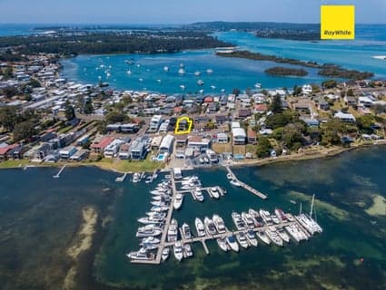 404, Marks Point - Image 1