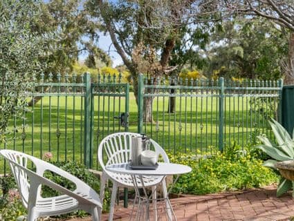 6 Links Court, Claremont - Thumbnail 4
