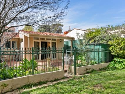 6 Links Court, Claremont - Thumbnail 7