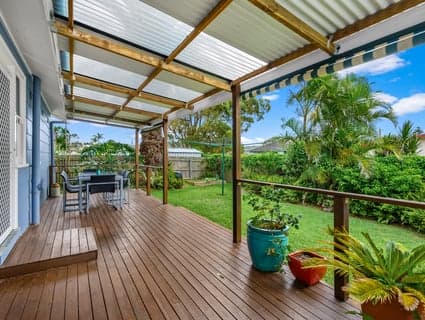 404, Caves Beach - Image 1