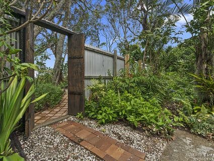 98 Bayside Drive, Beachmere - Thumbnail 2