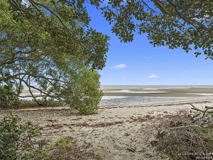 98 Bayside Drive, Beachmere - Thumbnail 3