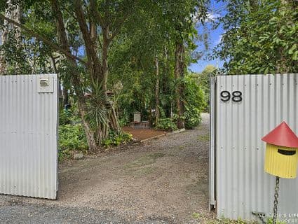 98 Bayside Drive, Beachmere - Thumbnail 4
