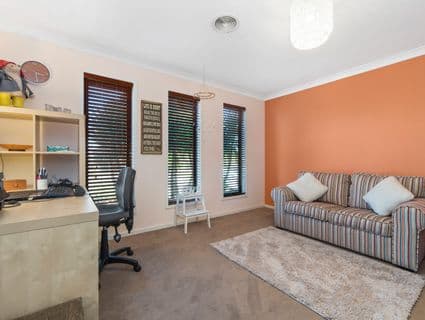 60 Scotsdale Drive, Cranbourne East - Thumbnail 4