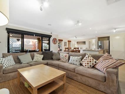 60 Scotsdale Drive, Cranbourne East - Thumbnail 8