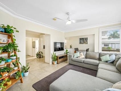404, Caves Beach - Image 1