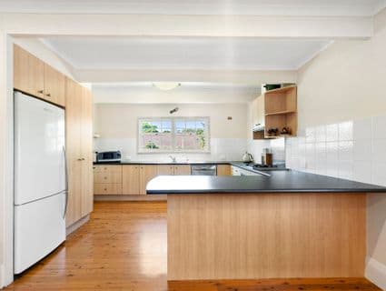 404, Winston Hills - Thumbnail 3