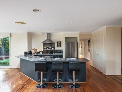 128 Berwick Springs Promenade, Narre Warren South - Thumbnail 3
