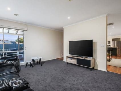 128 Berwick Springs Promenade, Narre Warren South - Thumbnail 8