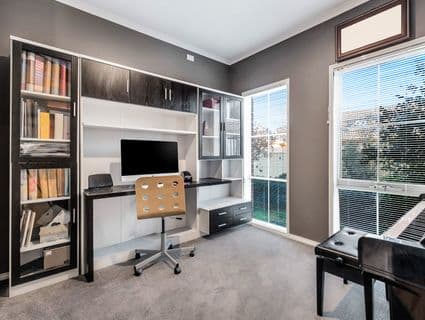 5 Hurlingham Place, Caroline Springs - Thumbnail 4