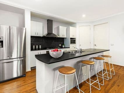5 Hurlingham Place, Caroline Springs - Thumbnail 6