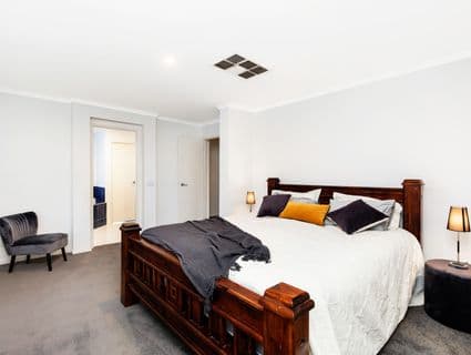 5 Hurlingham Place, Caroline Springs - Thumbnail 8