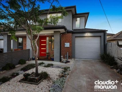 404, Hadfield - Image 1