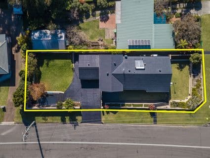 27 Crescent Road, Charlestown - Thumbnail 3