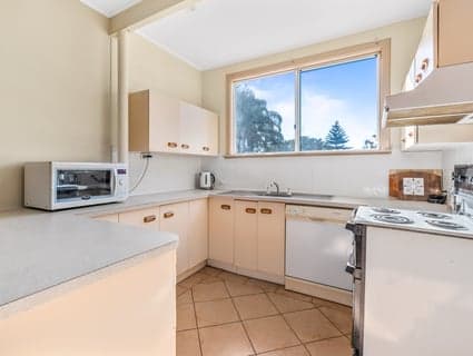 27 Crescent Road, Charlestown - Thumbnail 6