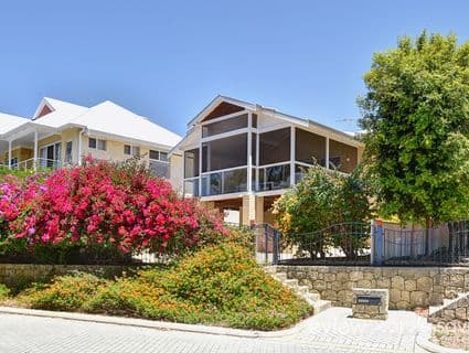 9 Woodswallow Close, Joondalup - Image 1
