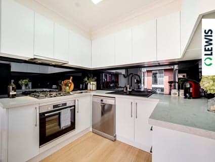 2/88 Rennie Street, Coburg - Thumbnail 2