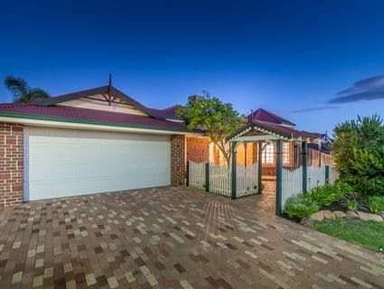 404, Iluka - Image 1