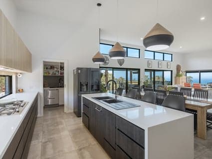 178 Mirador Drive, Mirador - Thumbnail 2