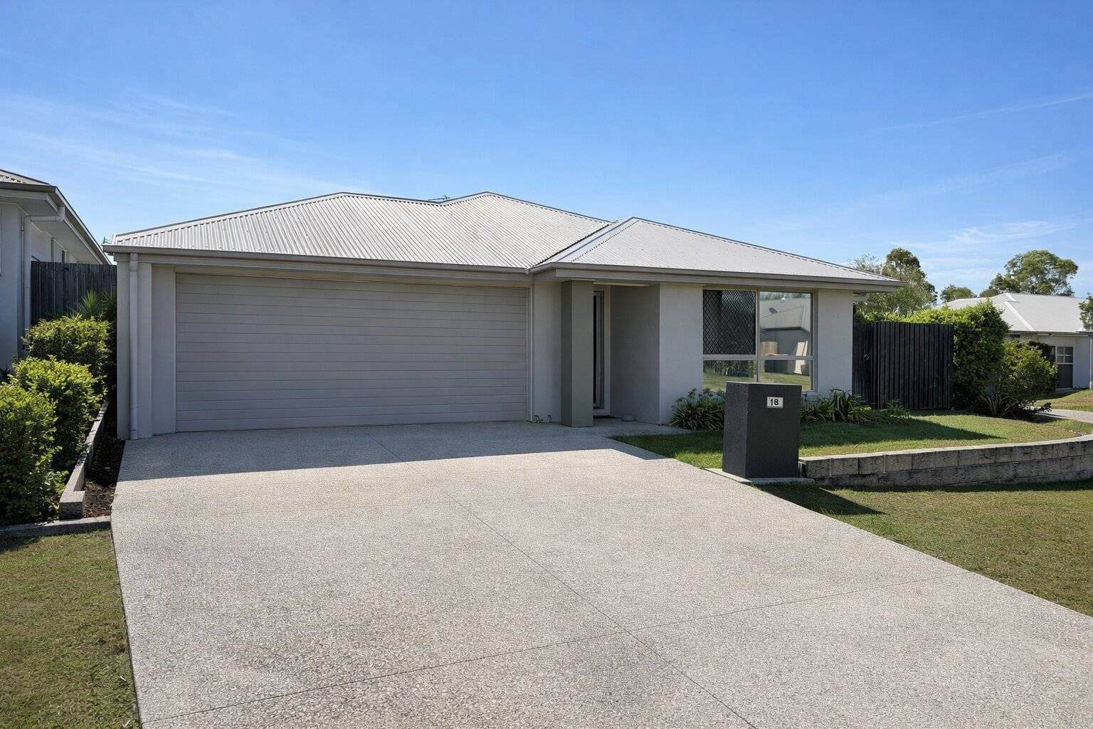 14a Tarwhine Pl, Mountain Creek - Thumbnail 2