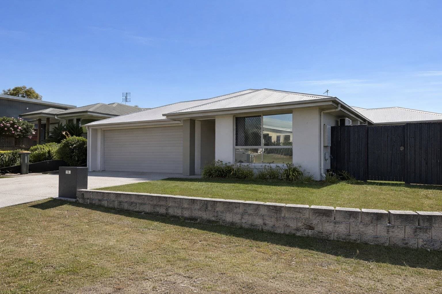 14a Tarwhine Pl, Mountain Creek - Thumbnail 3