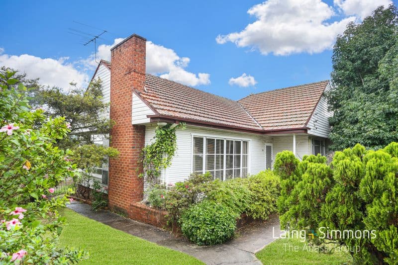 16 Robina Street, Blacktown, Thornleigh - Thumbnail 2