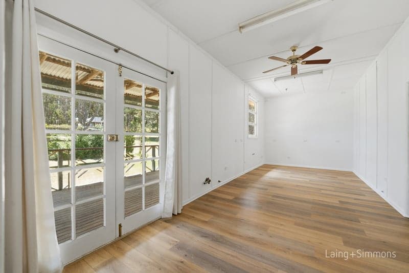 32																										Pitcairn Avenue
														
								Lethbridge Park, NSW 2770, Armidale - Thumbnail 8