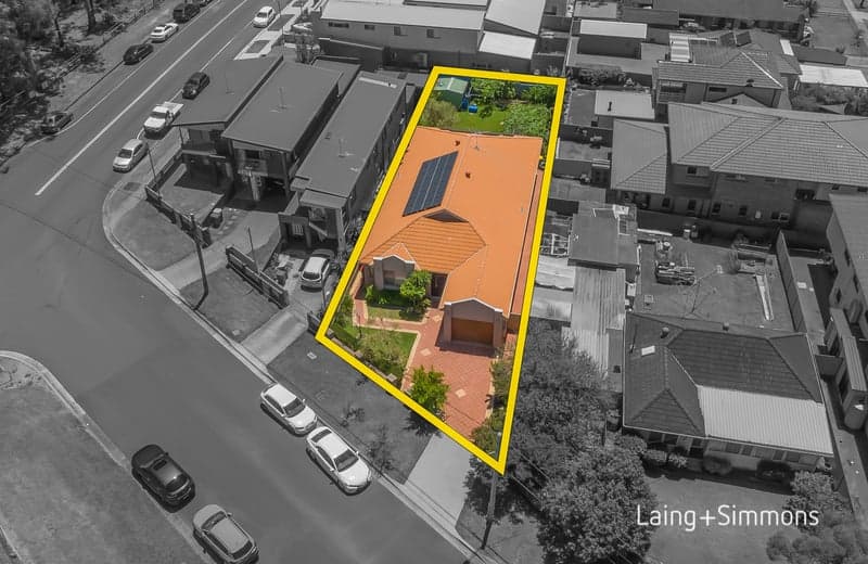 13 Raleigh Street, Guildford, Guildford - Image 1