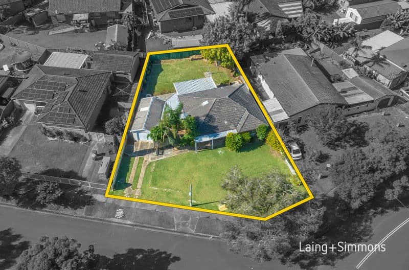 2 Roche Grove, Shalvey, North Narrabeen - Thumbnail 2