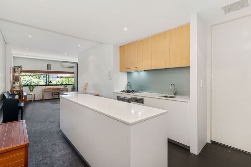 302a/264 Anzac Parade, Kensington, Miranda - Thumbnail 4