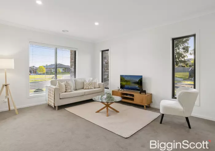21 Sundew Avenue, Cranbourne East, VIC, Cranbourne East - Thumbnail 3