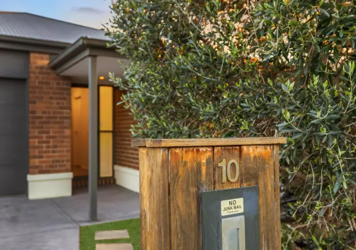 10 Creekview Avenue, Pakenham, VIC, Pakenham - Thumbnail 3