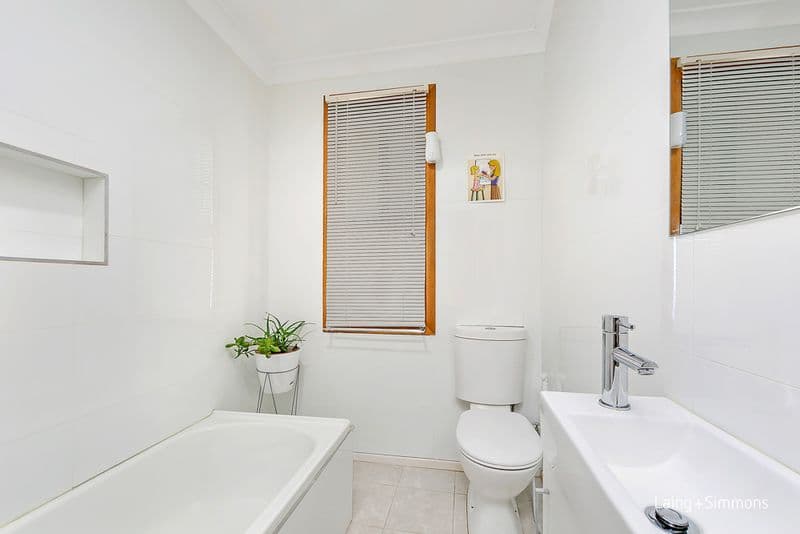 9/2																										Bayton Street
														
								Oxley Park, NSW 2760, Blackett - Thumbnail 6