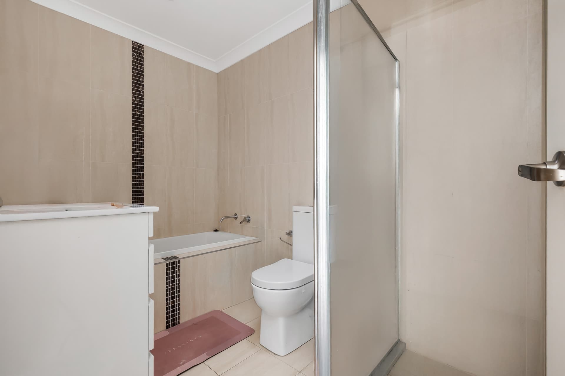 27/1 Roland Street, Greystanes - Image 1
