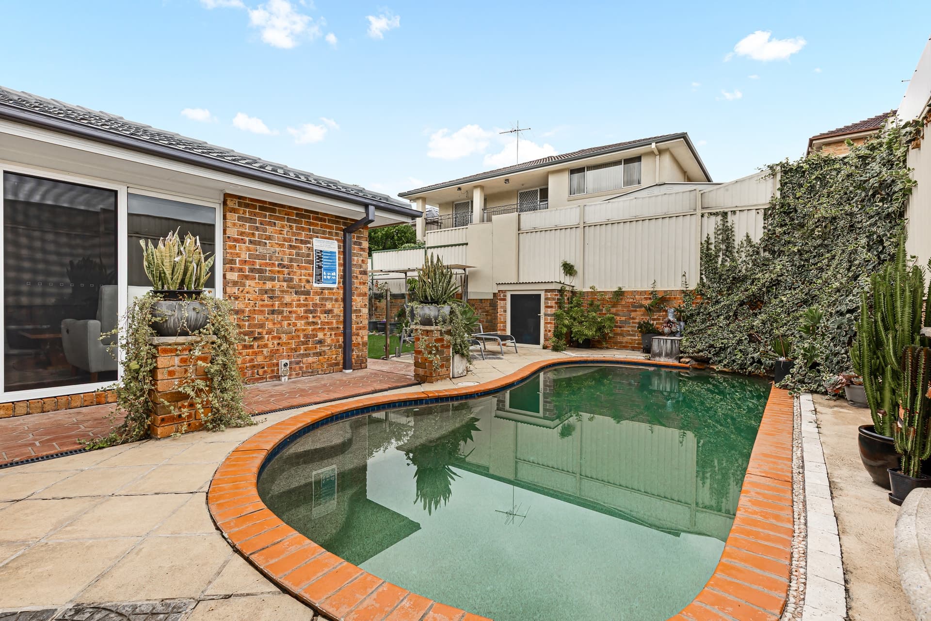 16 Garrison Road, Bossley Park - Thumbnail 2