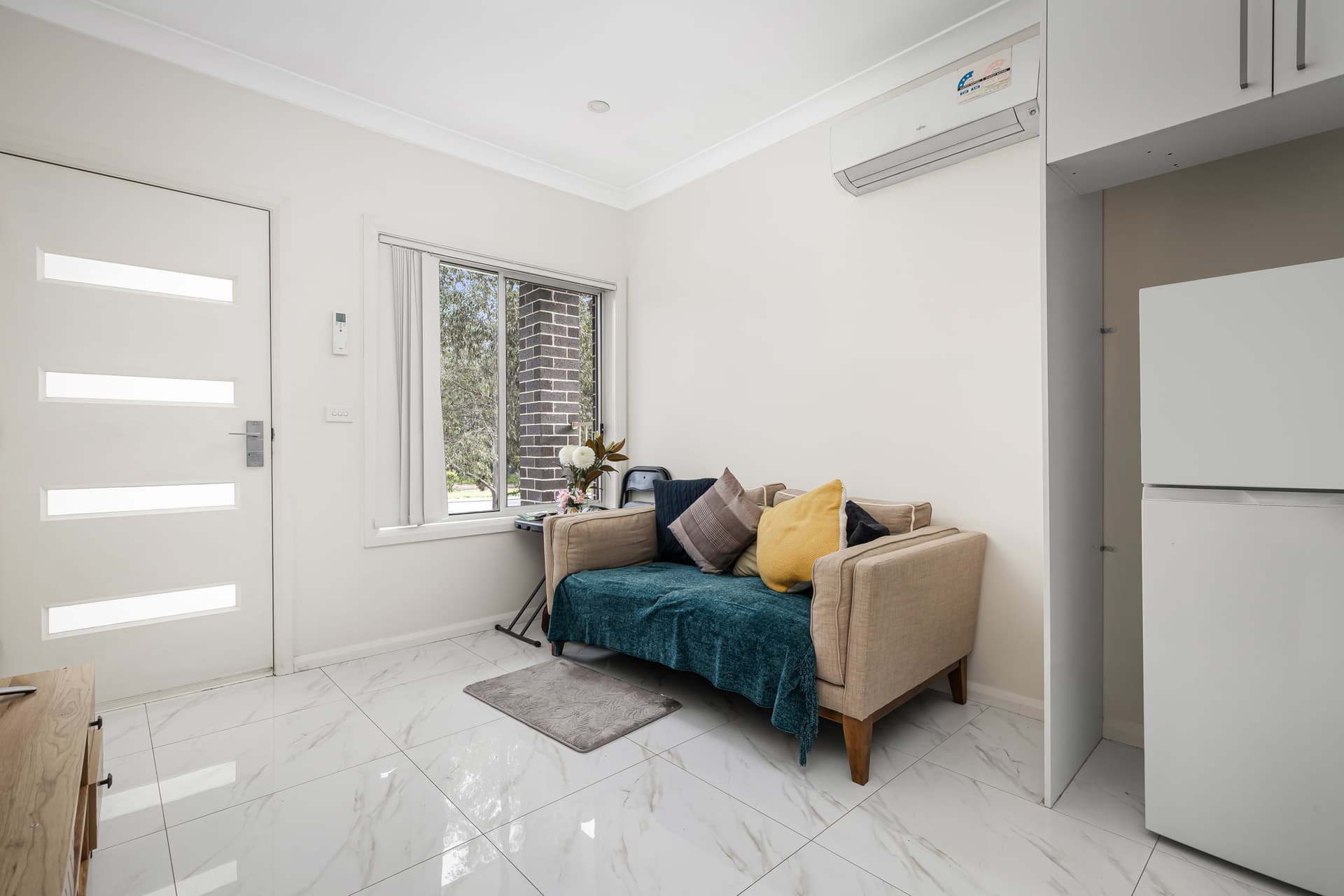 42 & 42a Rodeo Drive, Green Valley - Thumbnail 4