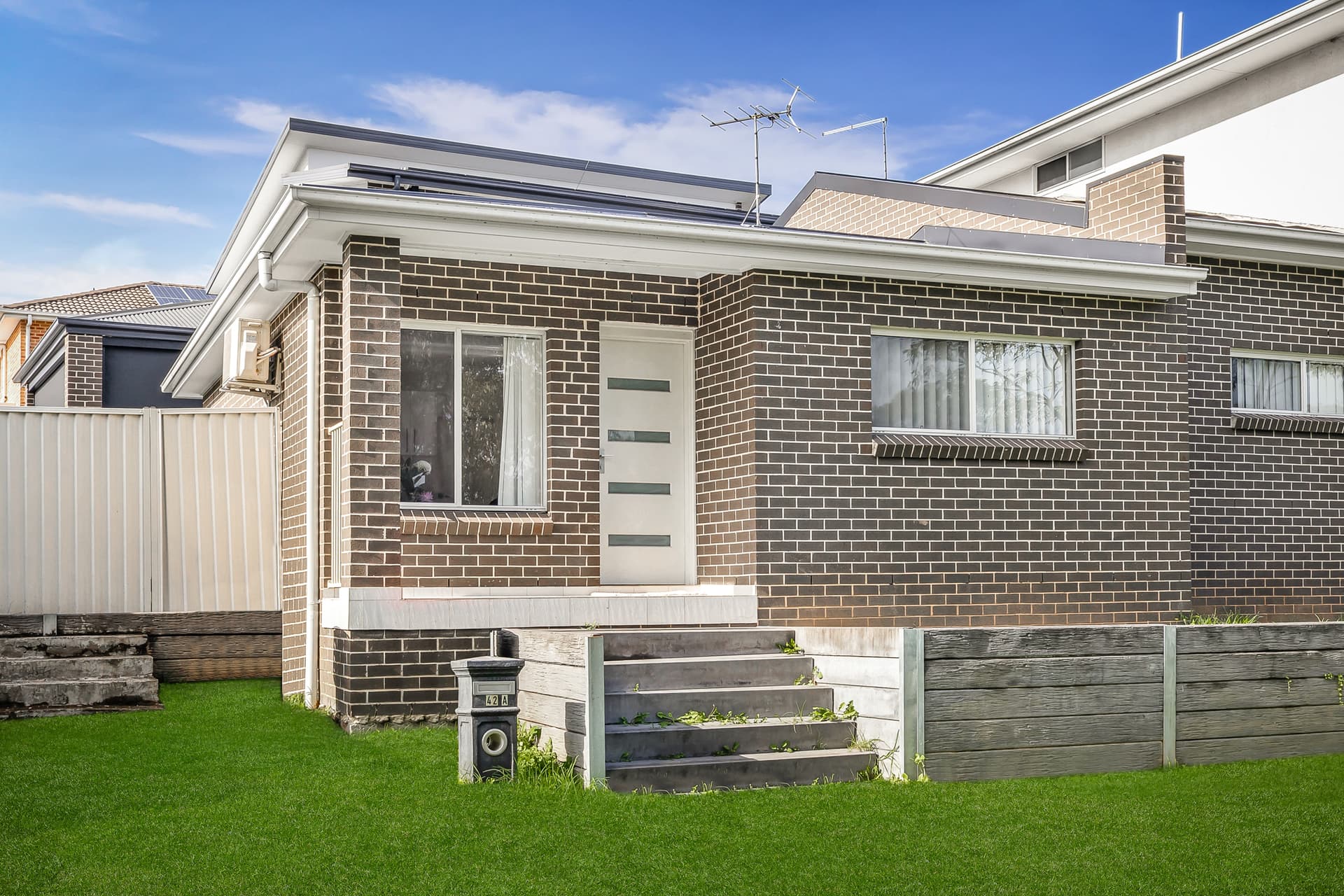 42 & 42a Rodeo Drive, Green Valley - Thumbnail 5