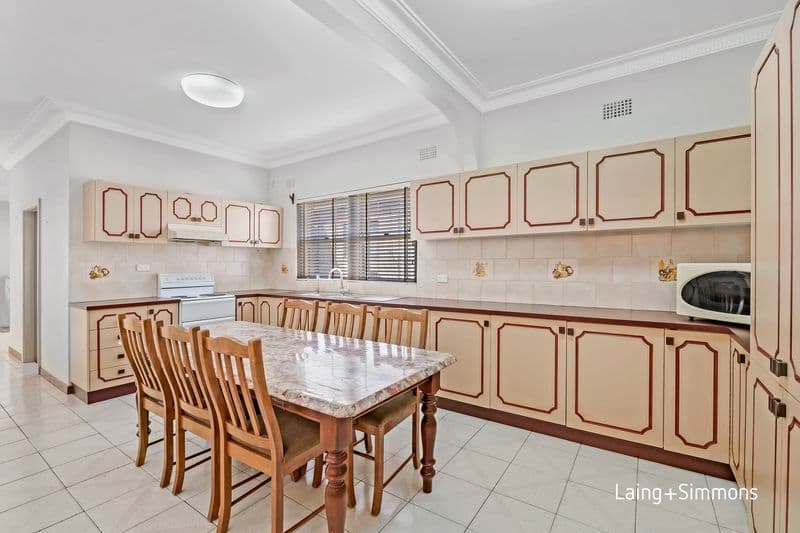 303/10																										Cornelia Road
														
								Toongabbie, NSW 2146, Whalan - Thumbnail 4