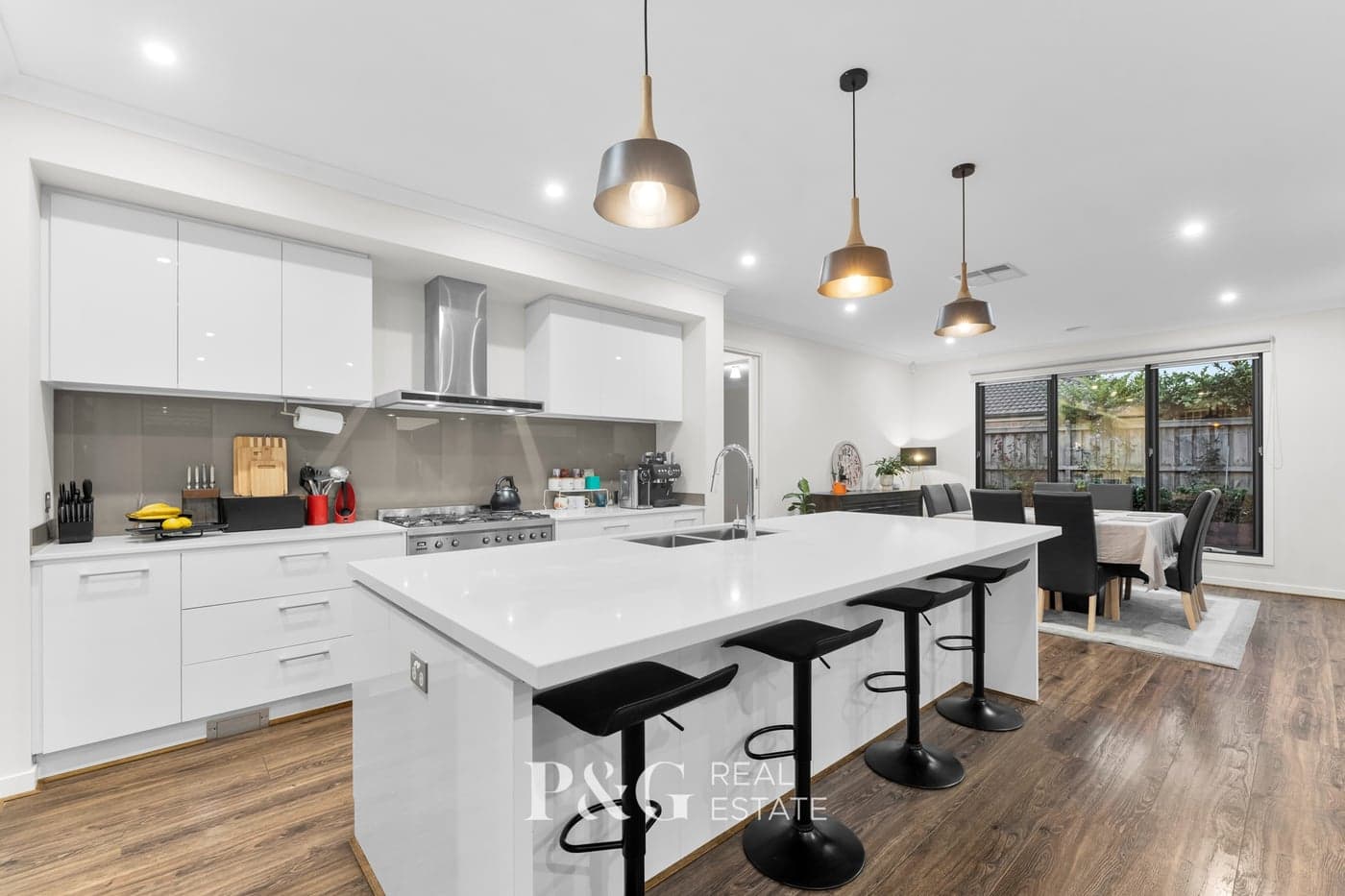 66 Ranfurlie Boulevard, Cranbourne West - Thumbnail 3
