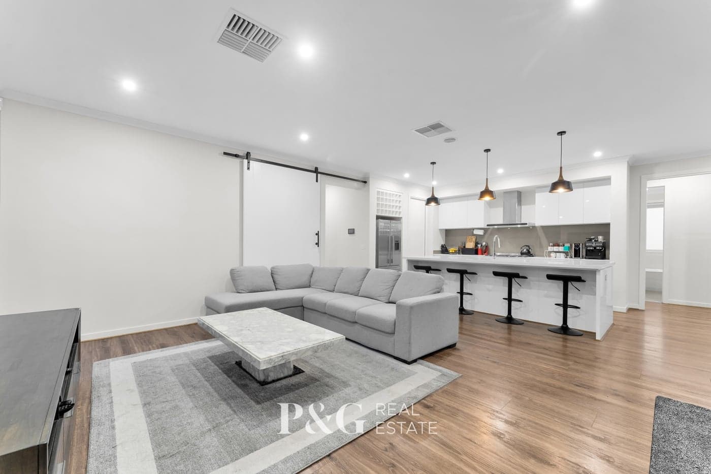 66 Ranfurlie Boulevard, Cranbourne West - Thumbnail 5