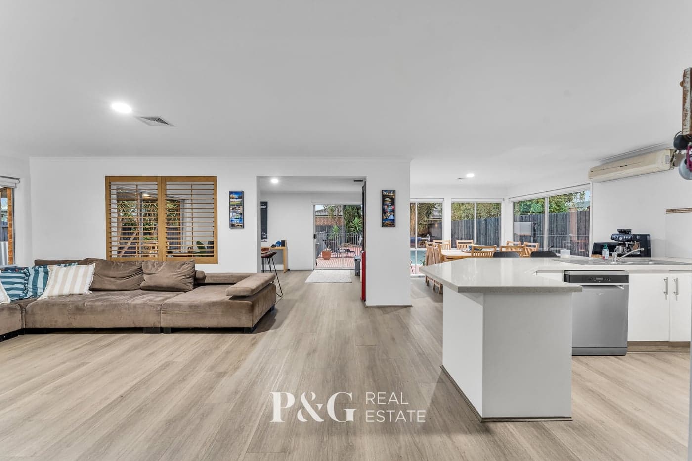 22 Littlecroft Avenue, Narre Warren South - Thumbnail 2
