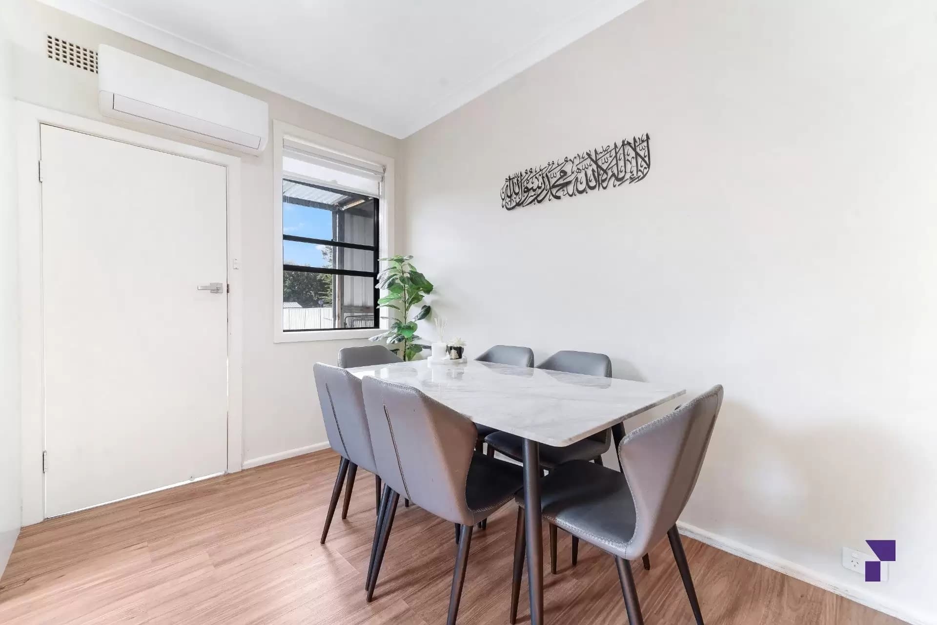 4 Omega Place, Greenacre - Thumbnail 4