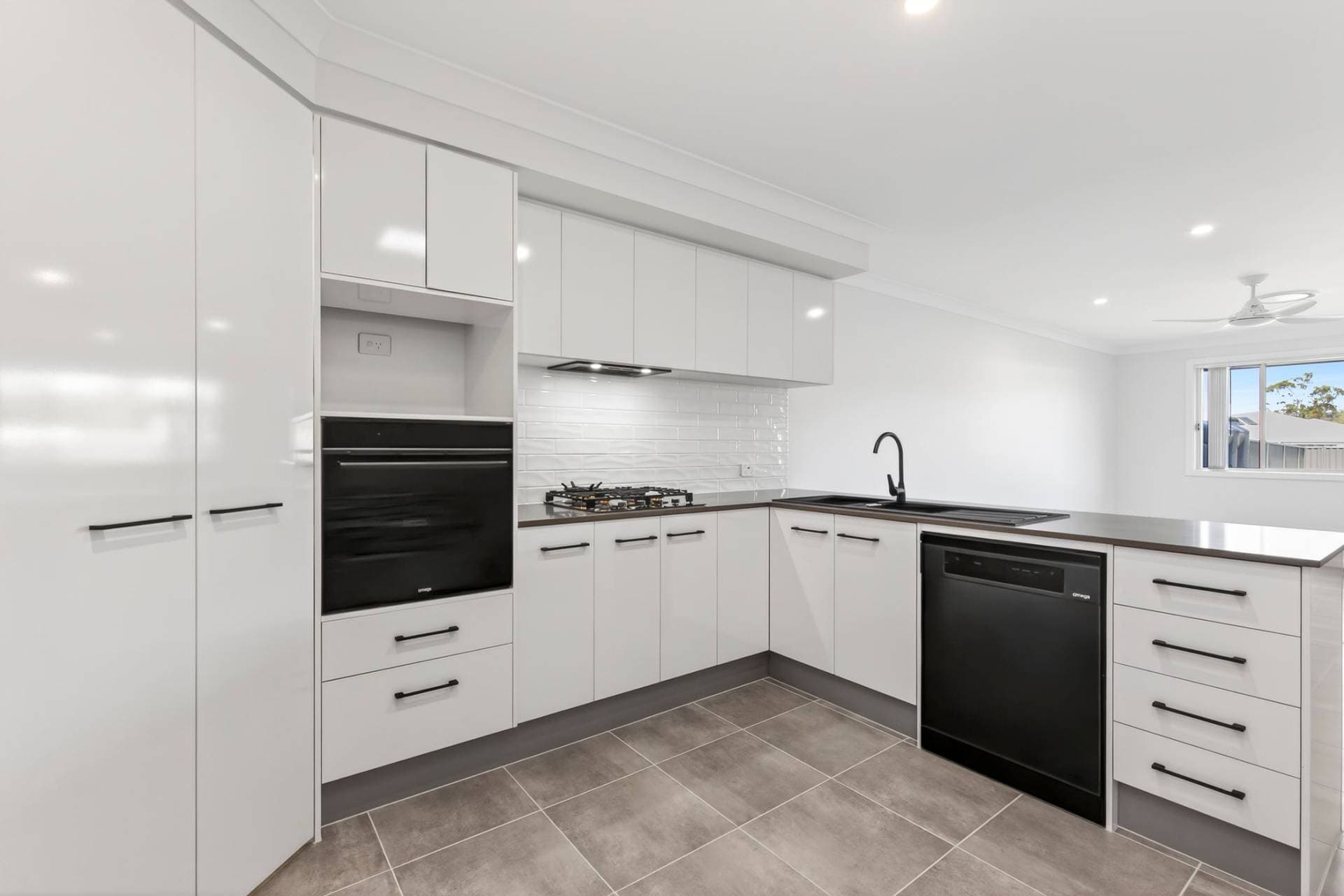 23 Flathead Drive, Moonee Beach - Thumbnail 5