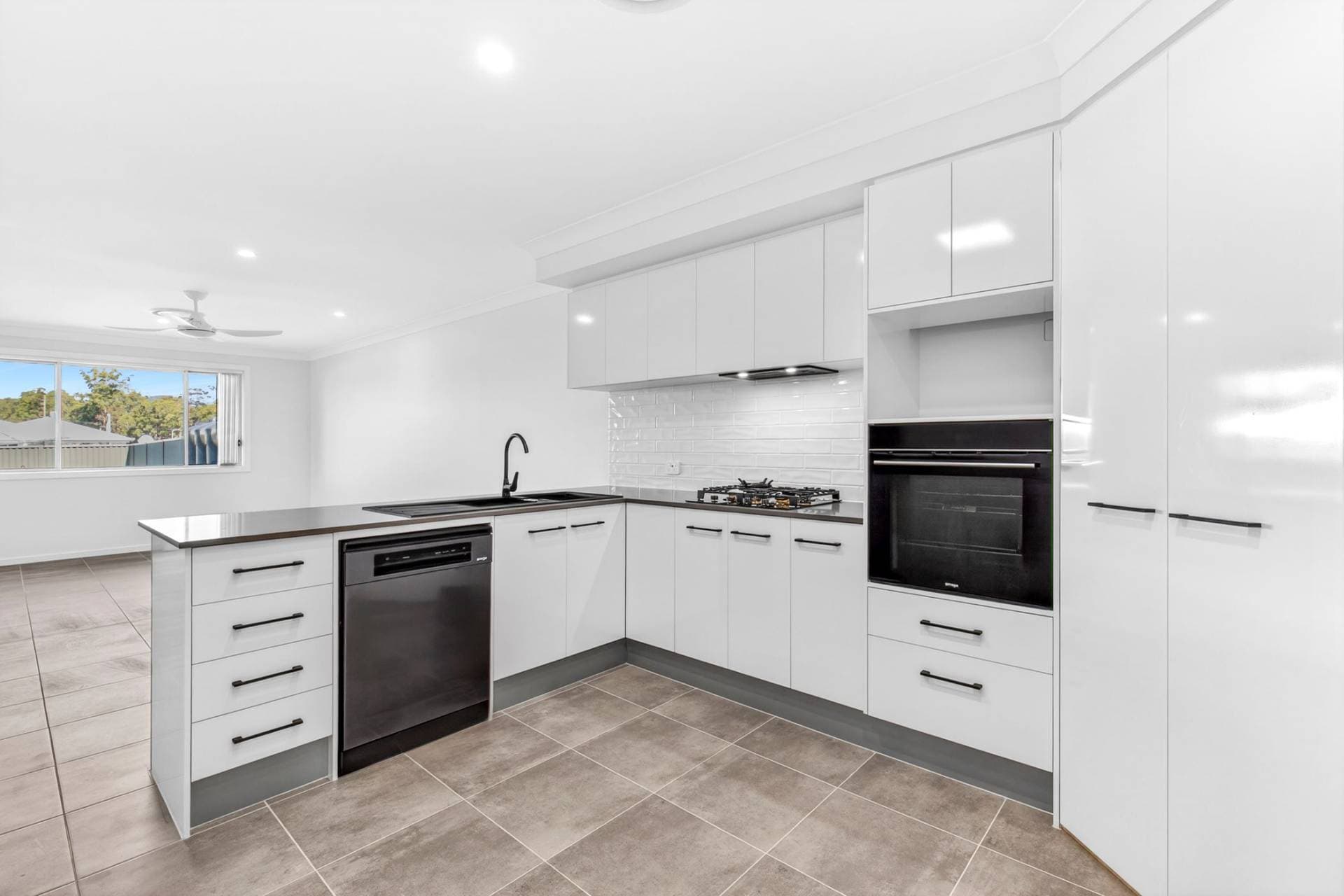23 A Flathead Drive, Moonee Beach - Thumbnail 4