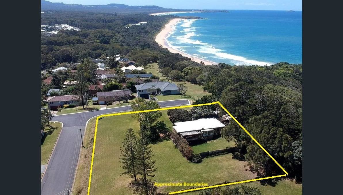 26 - 28 Headland Road, Sapphire Beach - Thumbnail 3