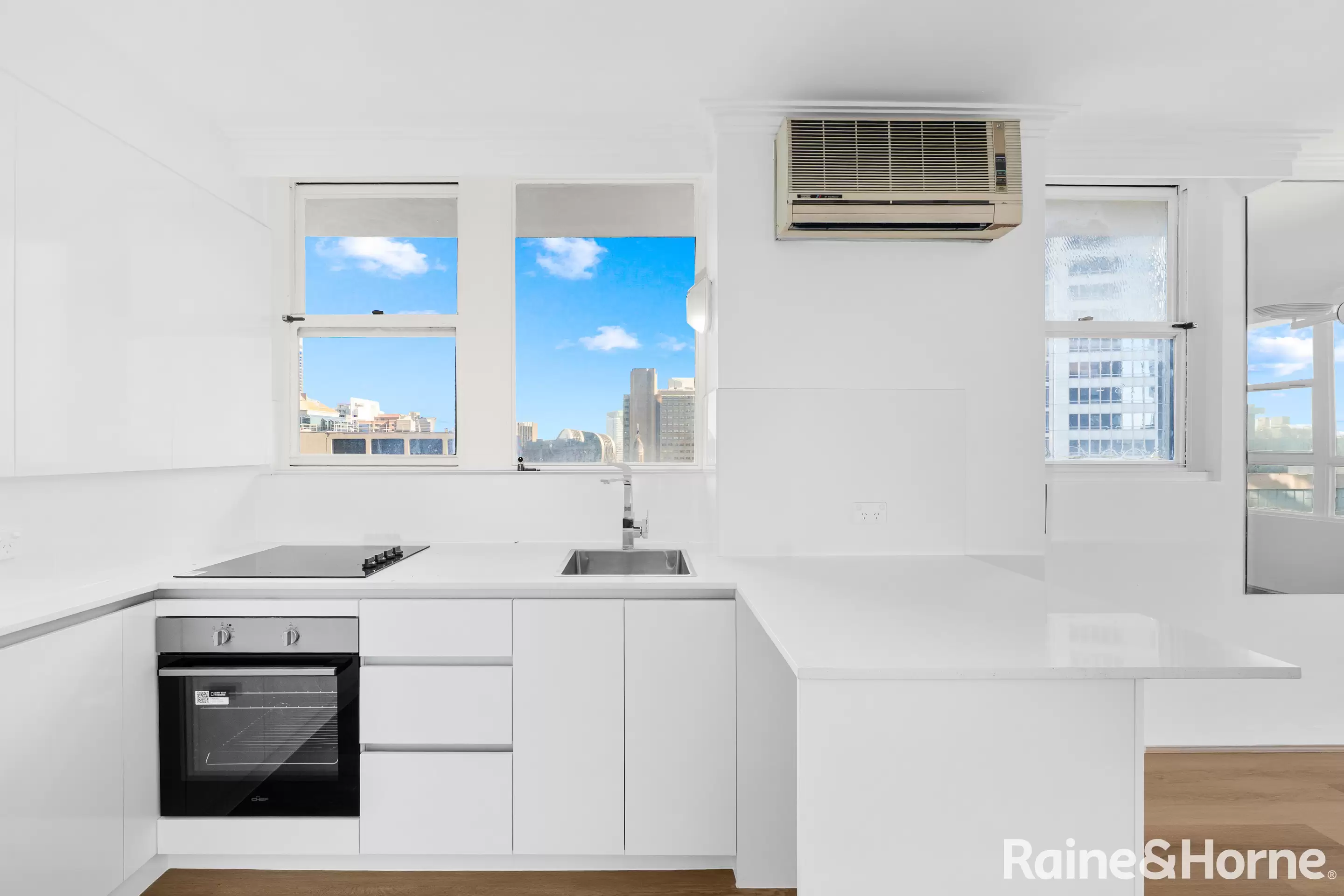 191/27 Park Street, Sydney - Thumbnail 2