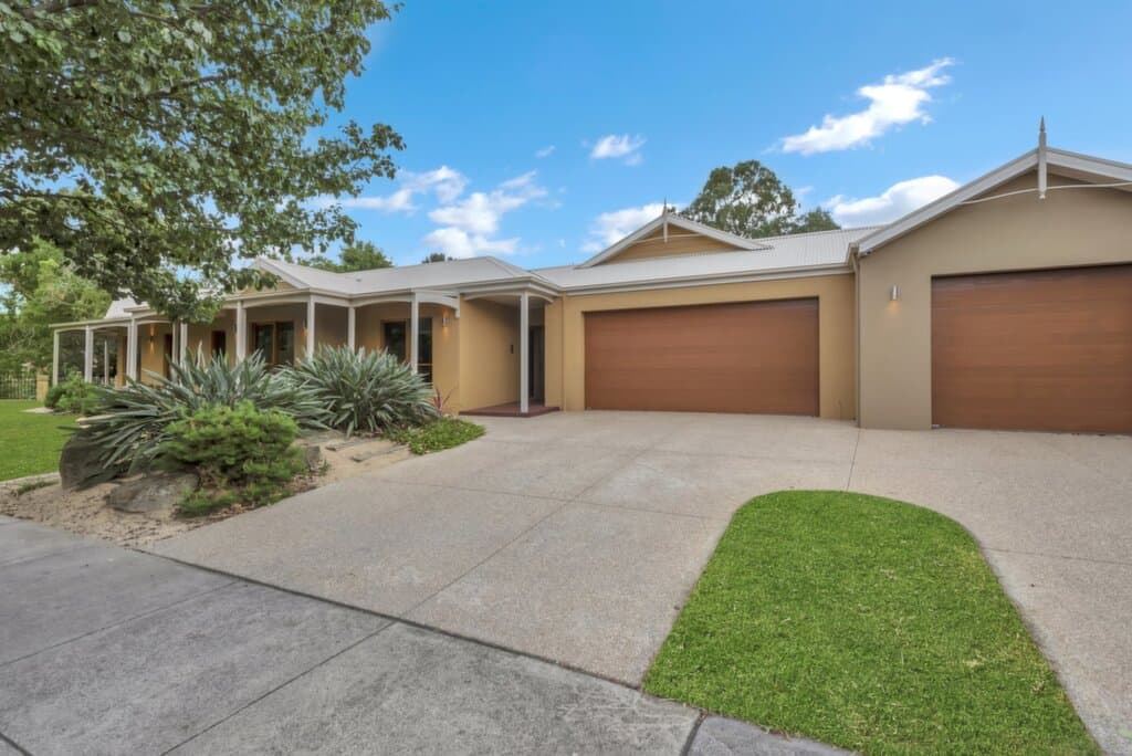 36 Henry Lawson Drive, Pakenham, Pakenham - Image 1